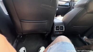 Taxi cocksucker gets caught blowing a hung Italian MILF while voyeur driver watches