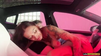 Slut rides hard in car getting stuffed with big dick