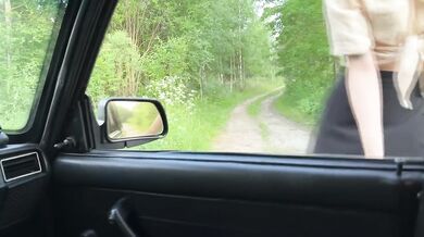 Splattered with sperm on pretty tits while fucking in the parked car woods