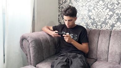 My stepmom begs me to teach her phone and I stuff her gaping cunt with my thick cock