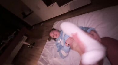 I know how to seduce older men with my tight teen pussy