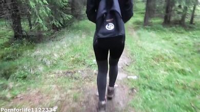 Hiking adventures Fucking Bubble Butt hiker next to the tree with Cumhot on her Ass