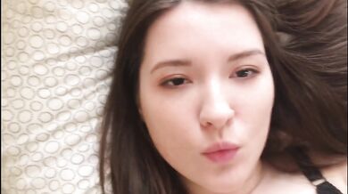 ITS HER FIRST TIME! PRETTY VIRGIN ASIAN GETS FUCKED IN STUDENT HOSTEL!