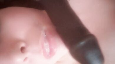 Fat slut gets stuffed with her massive dildo Dutch style