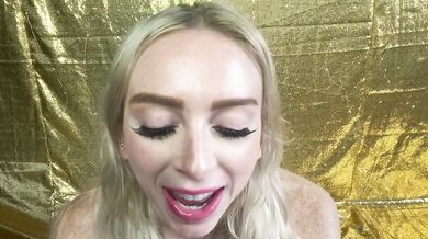 Photographer worships his slutty blonde model who gushes and begs for more