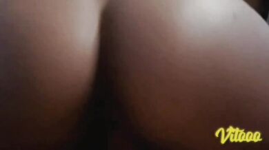 She drops on my meat and gushes from that big ass