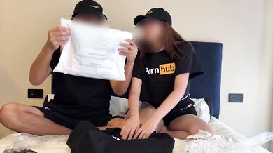 Unboxing my 25k subscriber gift on Pornhub thanks for your support