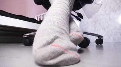 Colombian BBW Dominates Foot Worshipping Little Slut Until She Gushes