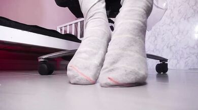 Colombian BBW Dominates Foot Worshipping Little Slut Until She Gushes