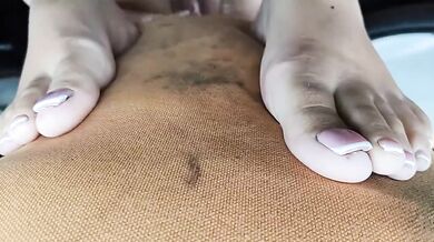 Cum on her Milf feet while loud moaning fuck in backseat car sex