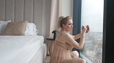 Polish MILF gets solo blowjob for special show