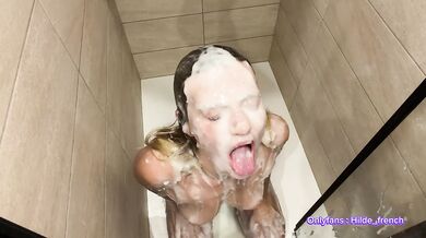 Hilde French takes a huge facial cumshot on her blonde lips