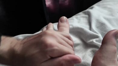 Foot massage turns into slutty cum covered toes after a date