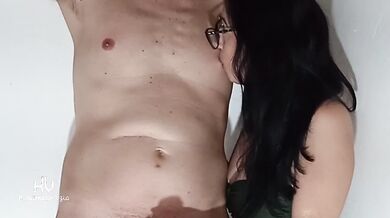 Stepbrother teaches innocent Venezuelana to lick male nipples till he gushes cum