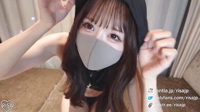 Petite Japanese cutie gushing for her lover’s creampie.