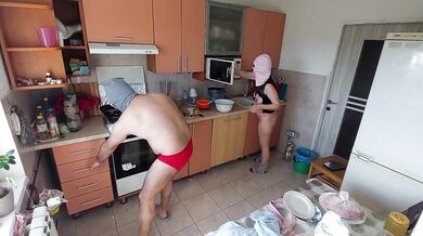 Amateur hands and pussy spark wild pleasure