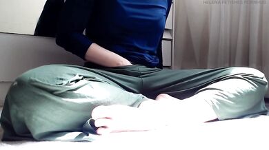 Yoga teacher's pussy drips before class as she gets herself off then moans loud and squirting
