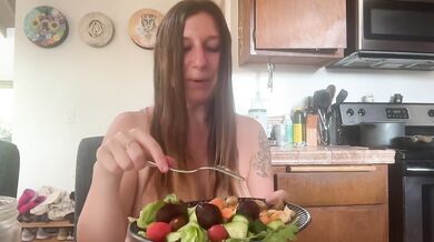 Topless Shoshanna Blanca eats her pre-workout dinner naked in the kitchen
