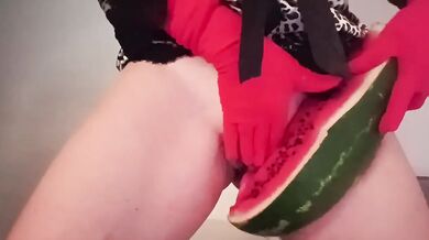 Italian housewife fucks herself raw in her own bed