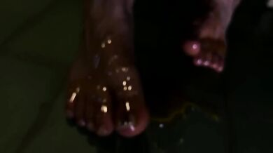 Honeyed toes worshipped by goddess feet fetish queen