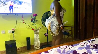 Leopard booty spread for thick ebony ssbbw with big BBC