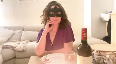 Amateur brunette POV her valentine day blowjob destroyed with crampies