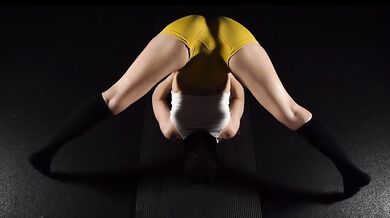 Educational yoga nymph edging her dripping life force