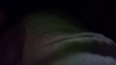 Ella hace venir a su esposo en 3 minutos con una mamada hambrienta y leche por poco nos cachó su esposa