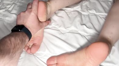 Girl gushes as cum covers her pretty feet in a soaked footjob massage