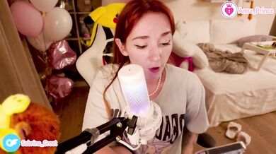 Ginger teen strips tease solo song fun