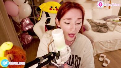 Ginger teen strips tease solo song fun