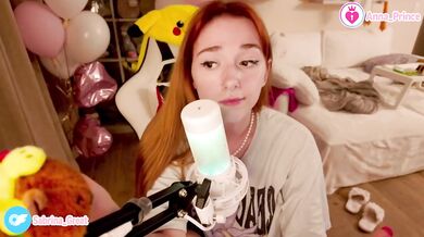 Ginger teen strips tease solo song fun