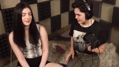 Bella & Ekko ASMR mic reaction porn HD