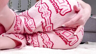 Cum-drenched pajama teen soaks panties in solo squirt mess