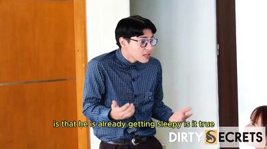 Old man finger fucks 18 year old latina until creampie drips spooning