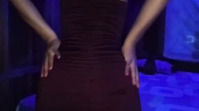 Teen flaquita squirts hard while masturbating solo in bed