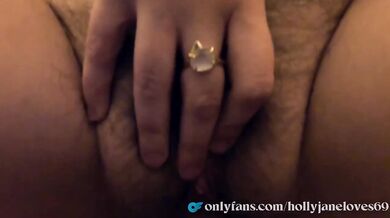 Mormon milf Holly Jane deepthroats room service guy