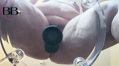 Bella Binks 2 cam BBW solo fun with toys near big ass