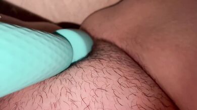 Couldn't help cum while alone girl with vibrator and big O