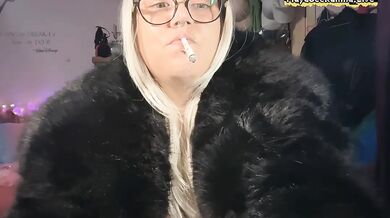 Saggy BBW MILF smokes fur coat big tits till comments drip