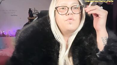 Saggy BBW MILF smokes fur coat big tits till comments drip