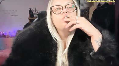 Saggy BBW MILF smokes fur coat big tits till comments drip