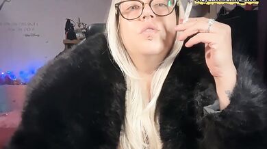 Saggy BBW MILF smokes fur coat big tits till comments drip