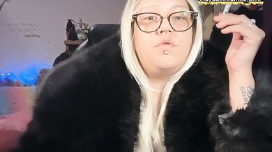 Saggy BBW MILF smokes fur coat big tits till comments drip