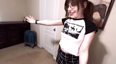 Stepsister destroys me in leglock creampie she begs for my cum