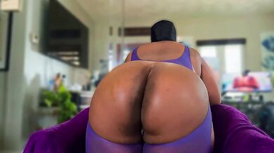 Mz Almond worships her massive ebony ass until it drips