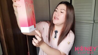 Andrea Tries the NEW Sex Toys from HONEY PLAYBOX must watch
