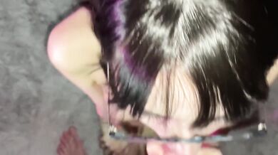 I fucked the neighbor while her boyfriend was away - she's thrilled with every drop of cum