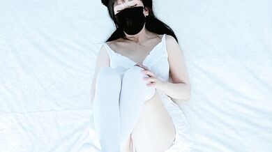 Pleasing my juicy Korean pussy.