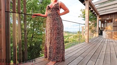 curvy lady in leo dress has risky public balcony outdoor sex
